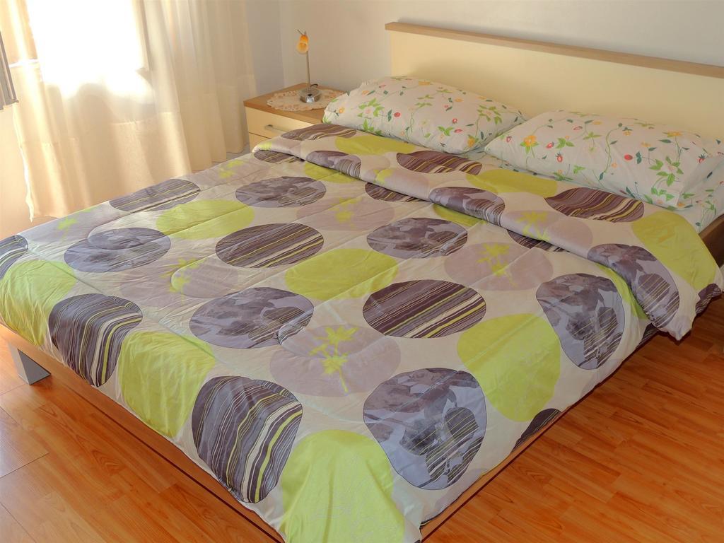 Apartments Zlatko Krk Town Eksteriør bilde