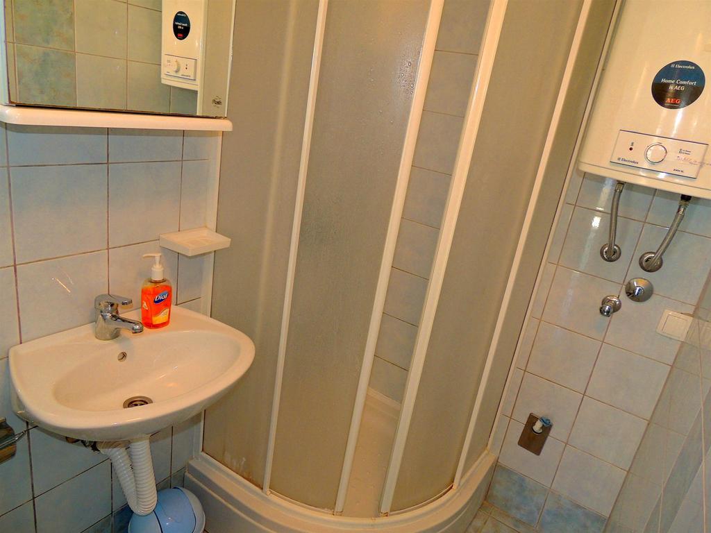 Apartments Zlatko Krk Town Eksteriør bilde